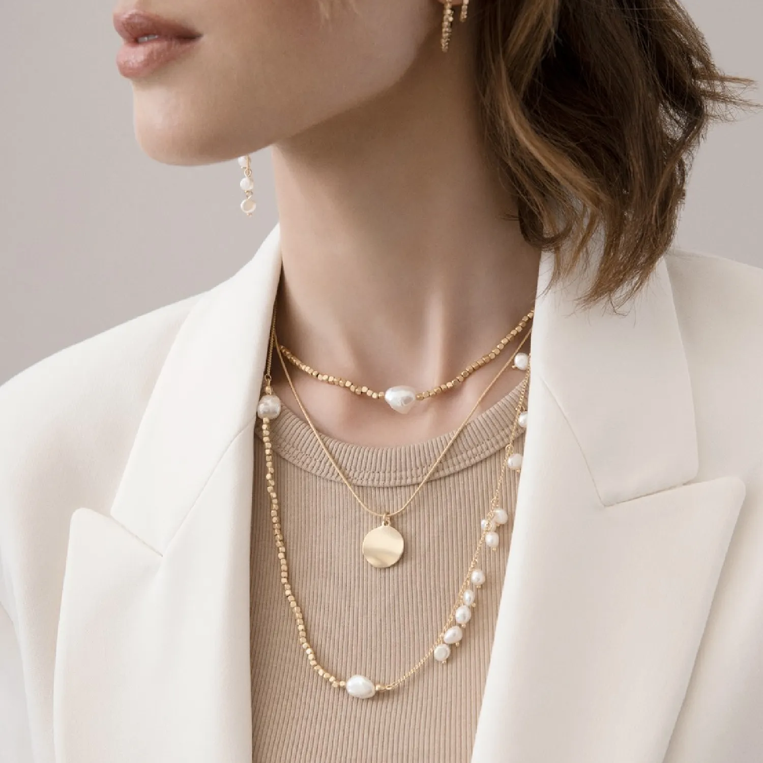 Stunning Sanna Statement Necklace - Elegant Accessory for Every Occasion