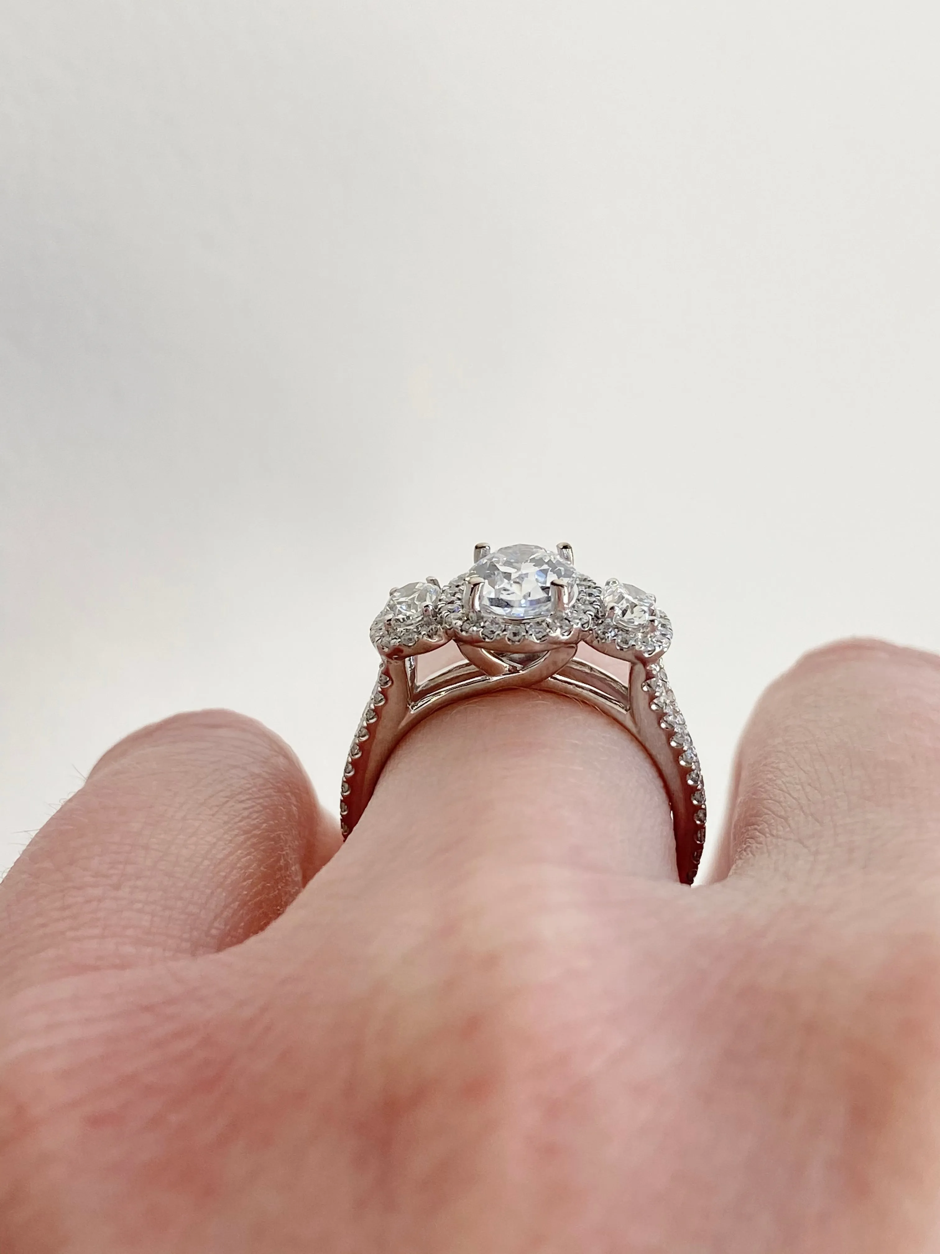 Venetti 14K White Gold Oval Engagement Ring VNA786WE