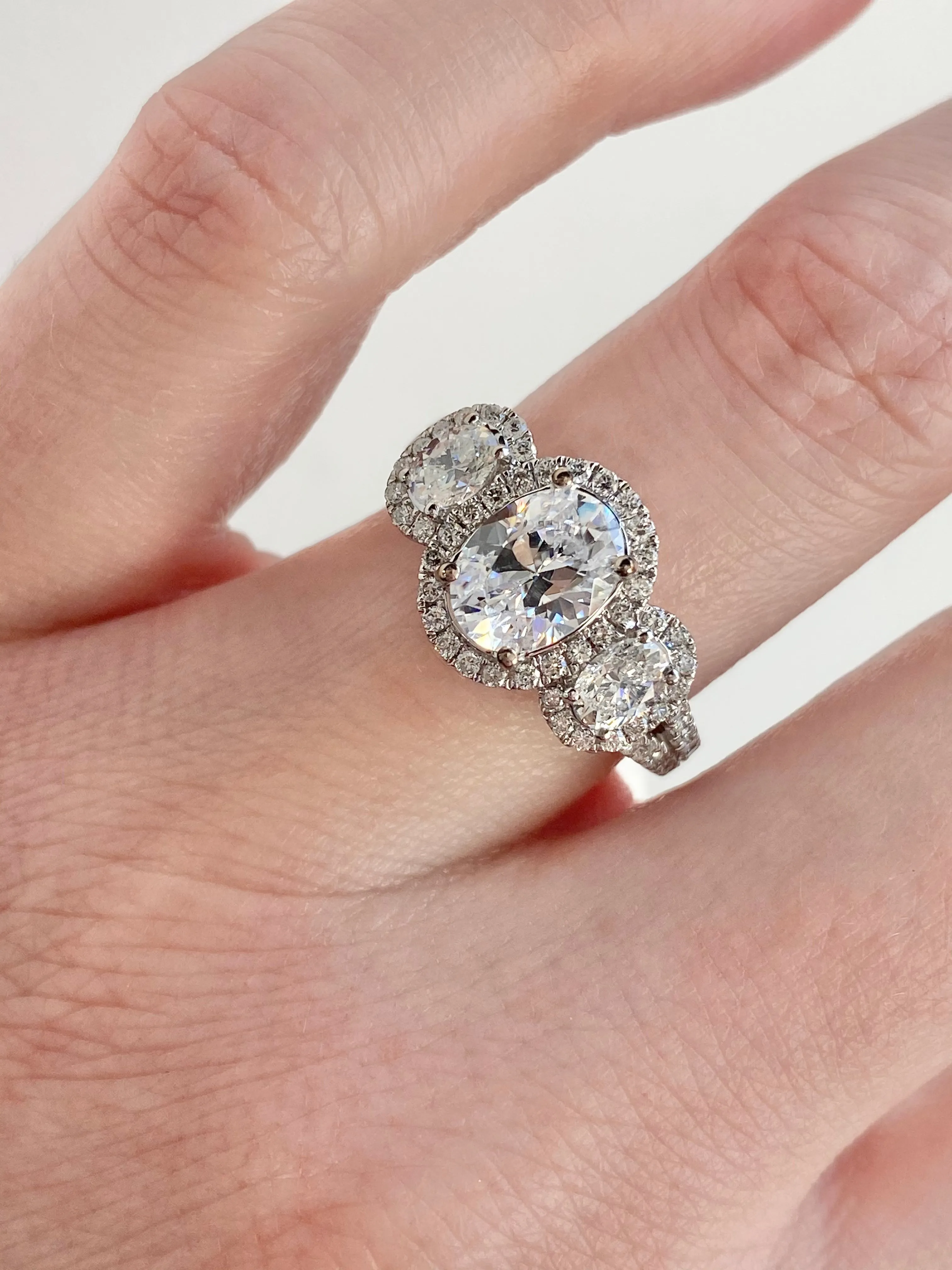 Venetti 14K White Gold Oval Engagement Ring VNA786WE