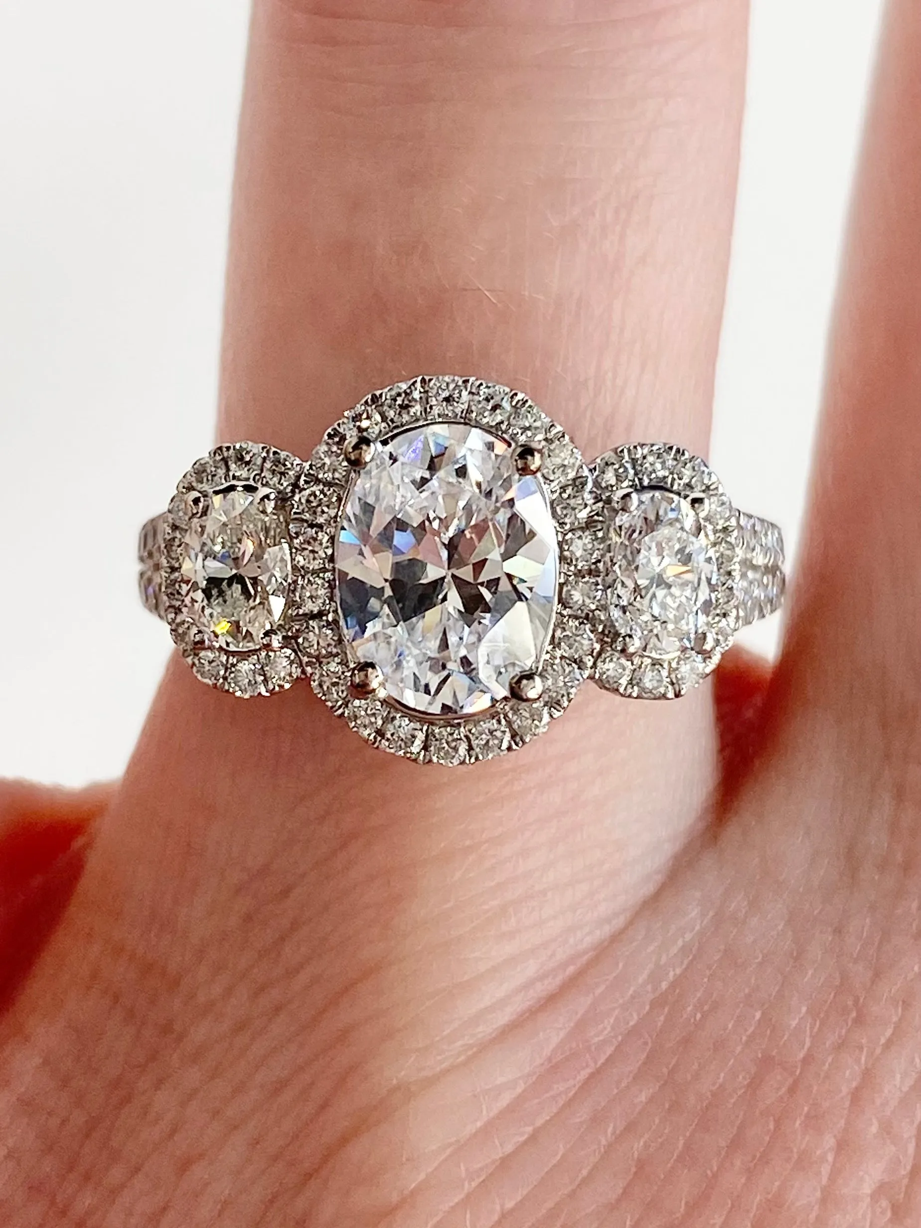 Venetti 14K White Gold Oval Engagement Ring VNA786WE